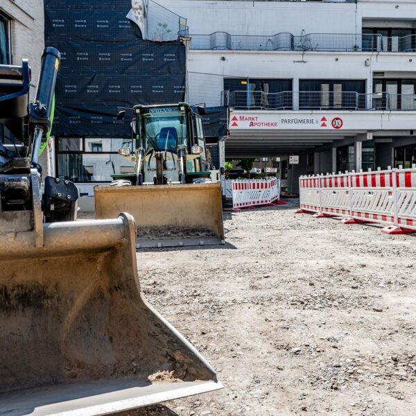 Die Außenanlagen der Neuen Mitte Porz. Bild: Daniel Poštrak